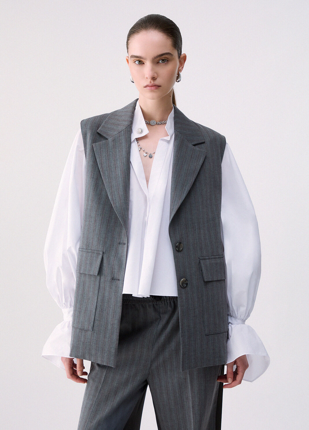 Gilet con pliss&eacute; grigio scuro Liu Jo - large image number 0