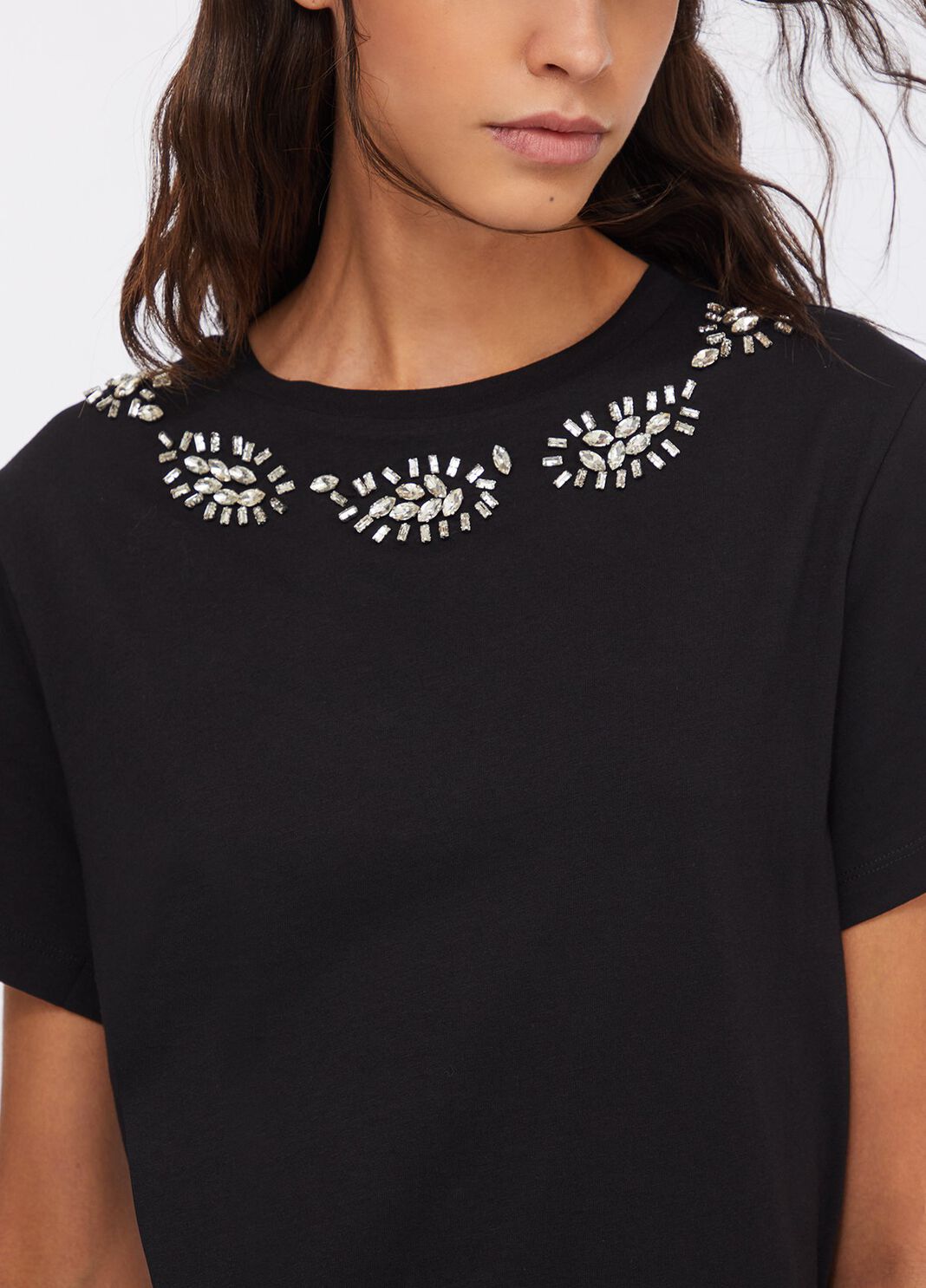 T-shirt avec broderies bijoux noir et strass Liu Jo - large image number 2