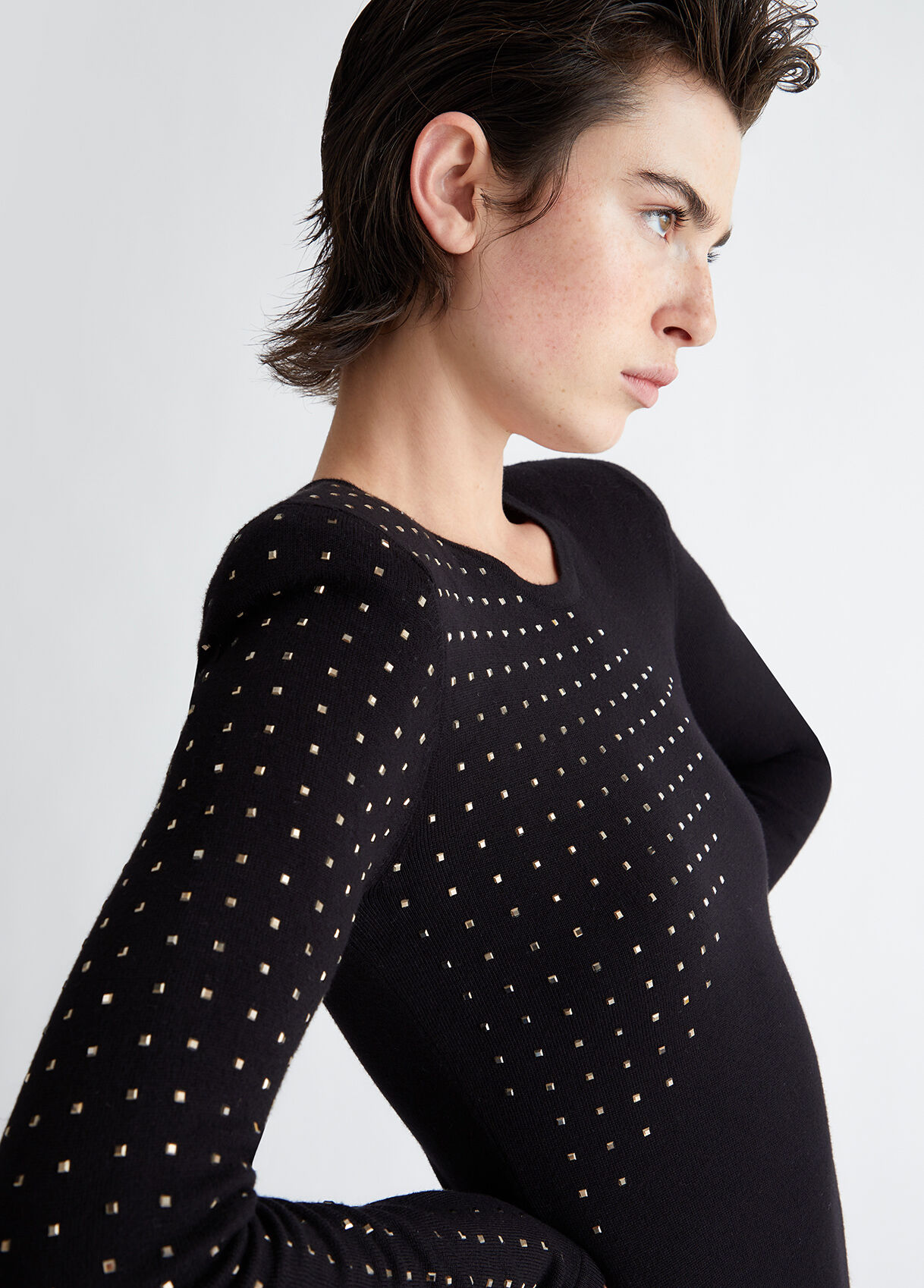 Knit dress with gemstones