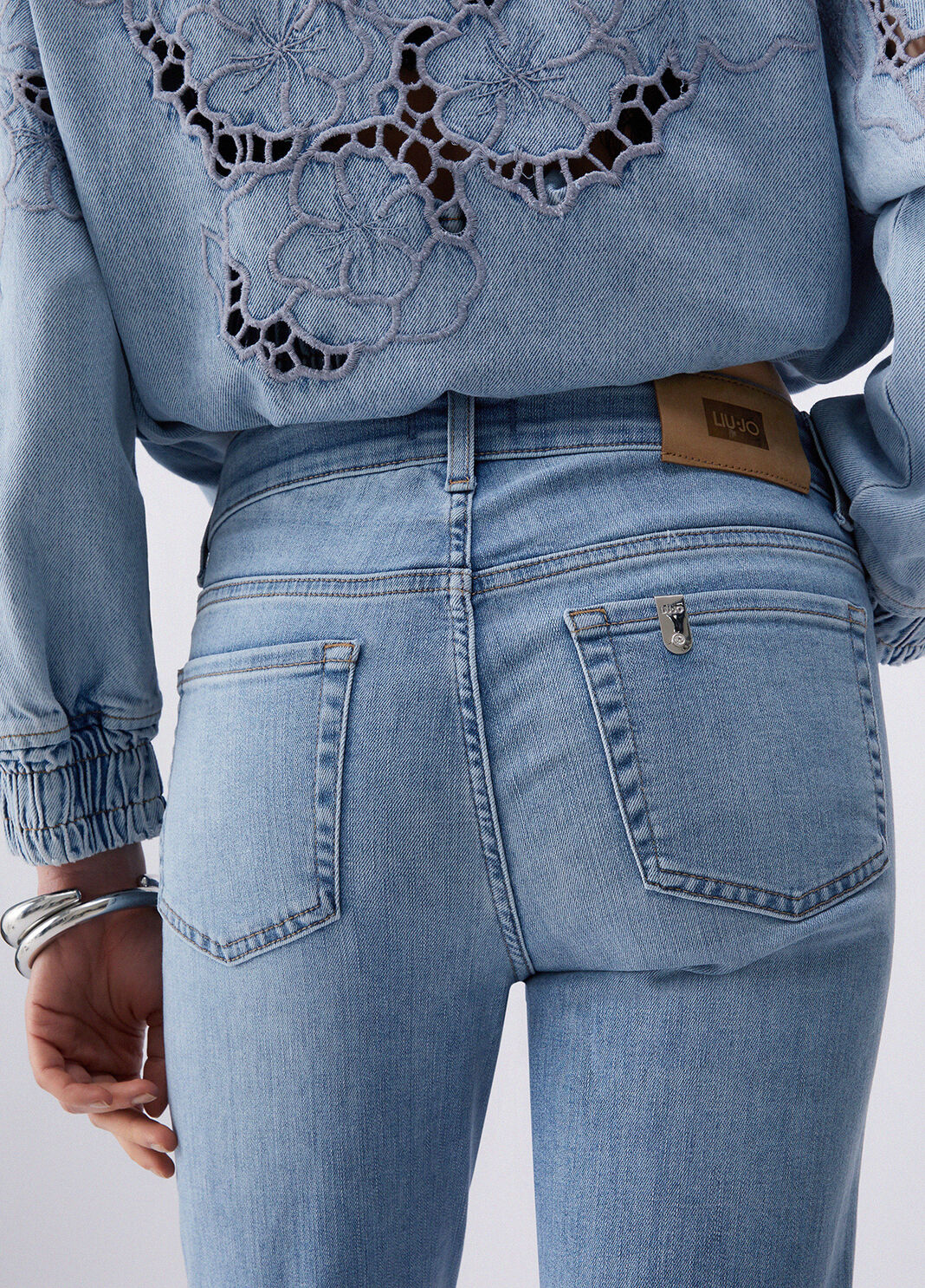 Jean bootcut cropped denim bleu fonc&eacute; Liu Jo - large image number 4
