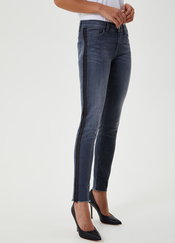 Vaqueros pitillo ecosostenibles con aplicaciones Gris Liu Jo - large image number 0