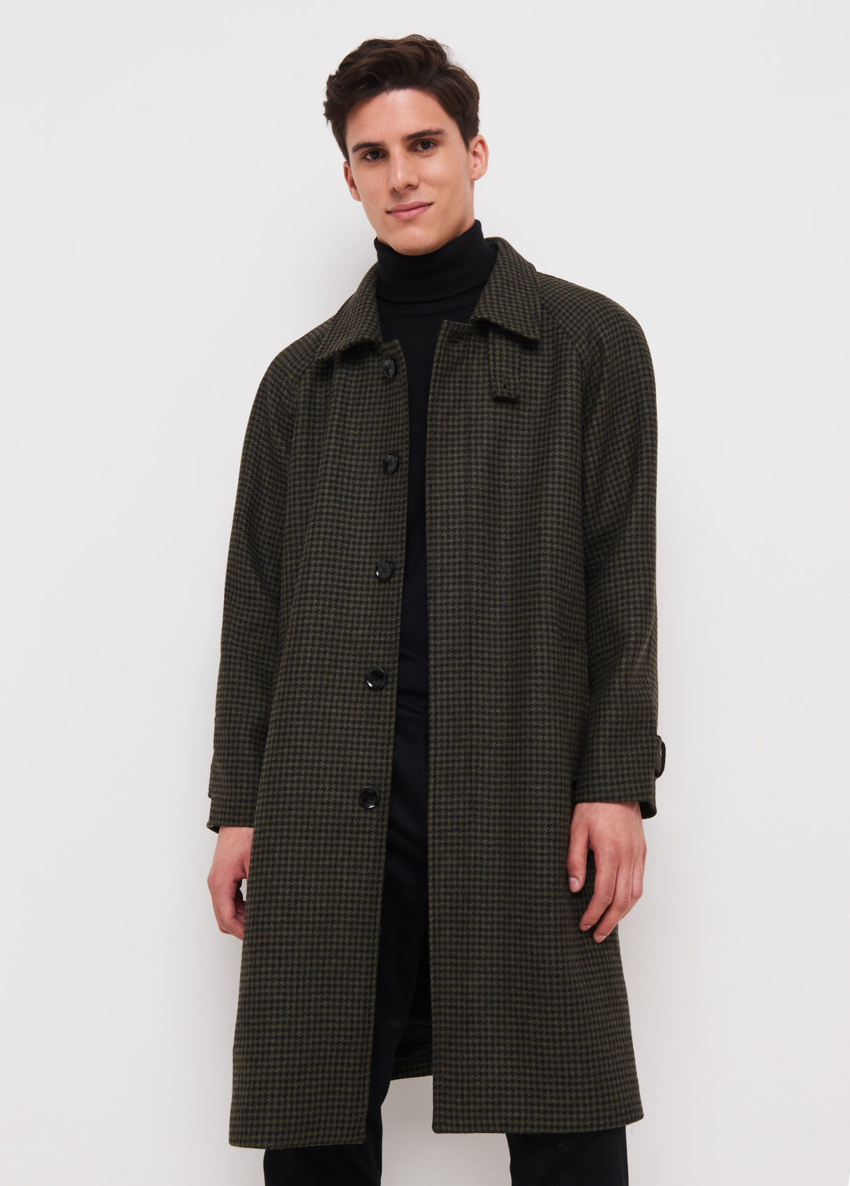 green houndstooth coat