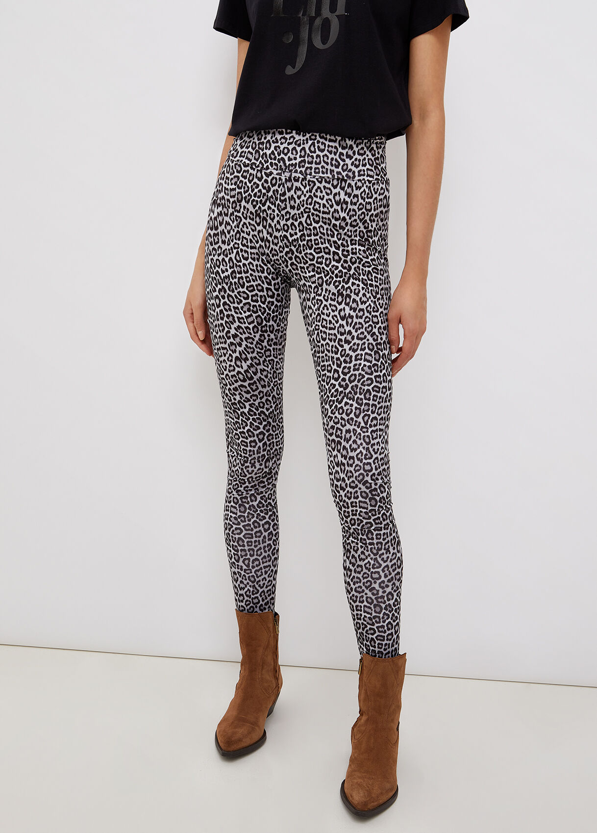 grey patterned leggings