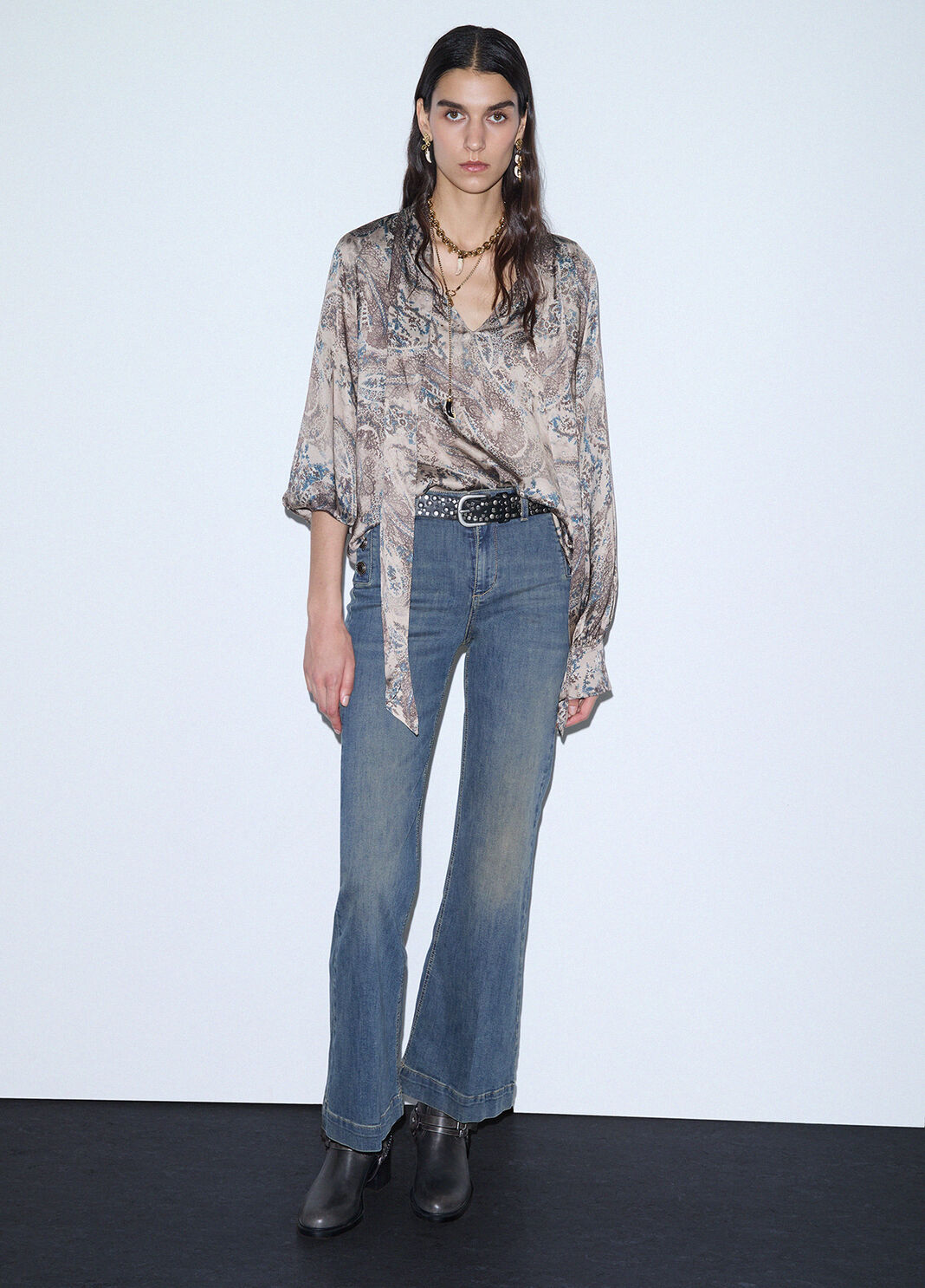 Flare-Jeans mit Schmuckkn&ouml;pfen denimblau Liu Jo - large image number 2