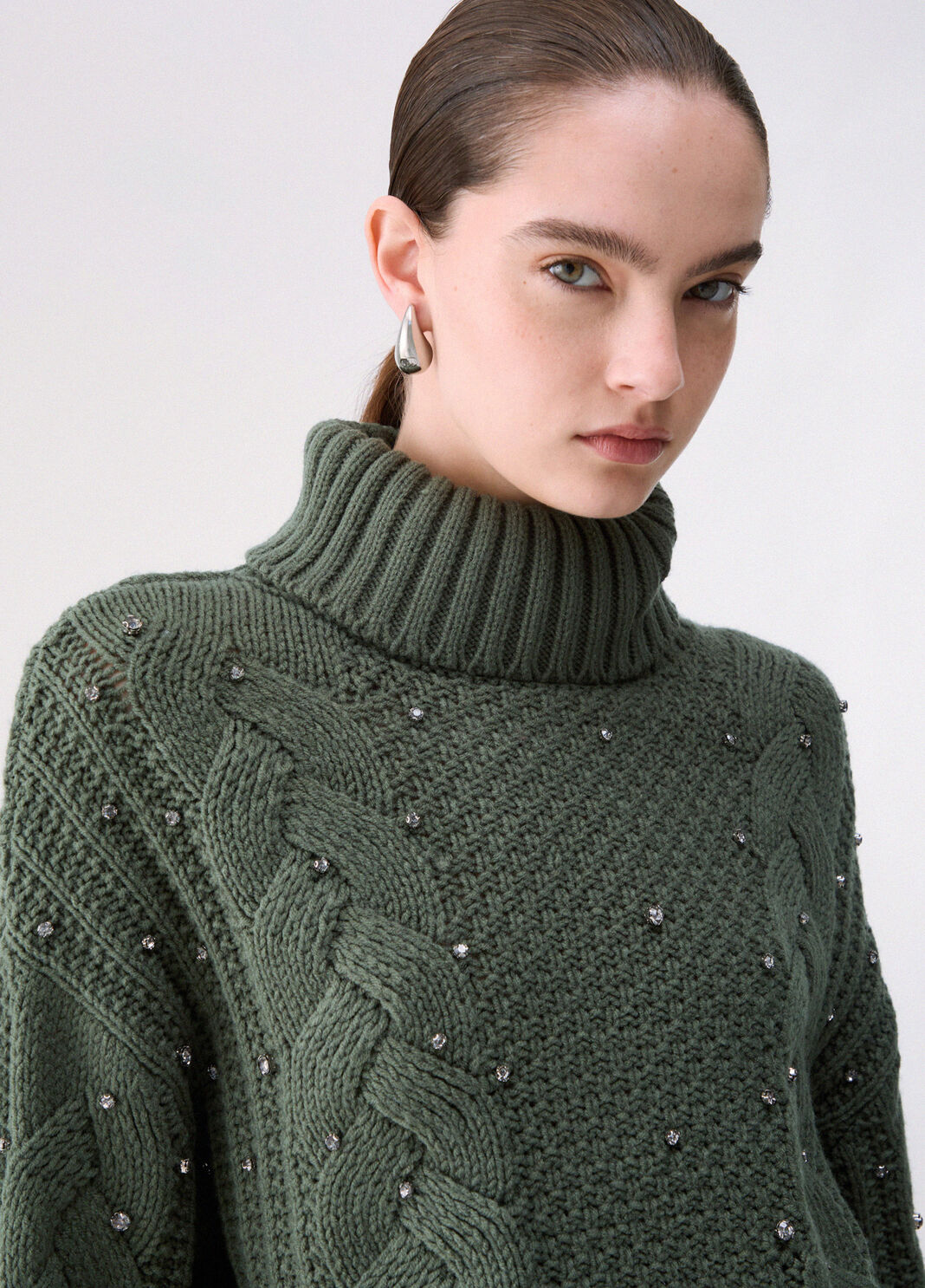 Rollkragenpullover mit Zopfmuster mit Strass Dunkelgr&uuml;n Liu Jo - large image number 4