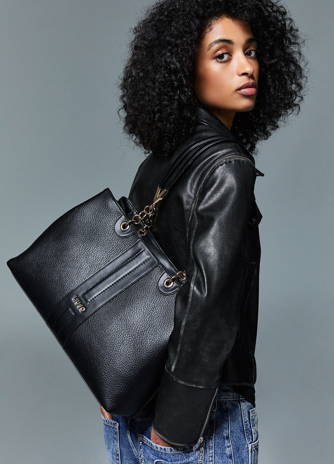 Sac port&eacute; &eacute;paule format moyen noir Liu Jo - large image number 0