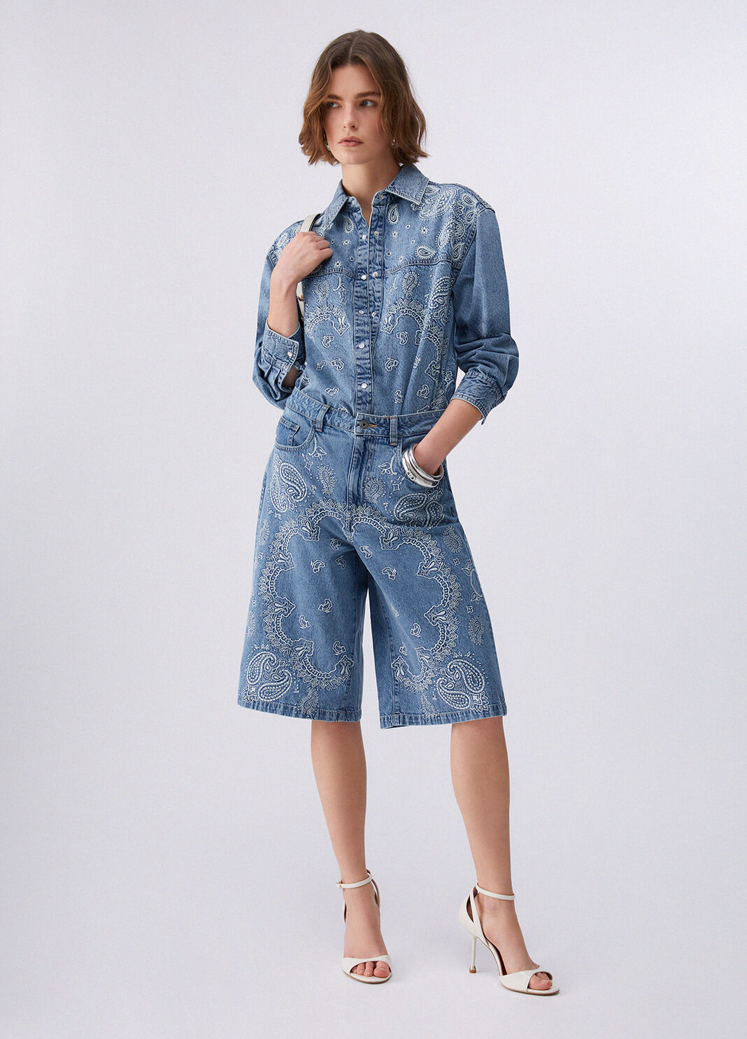 Bermudashorts aus Denim mit Stickereien Denimblau Liu Jo - large image number 5