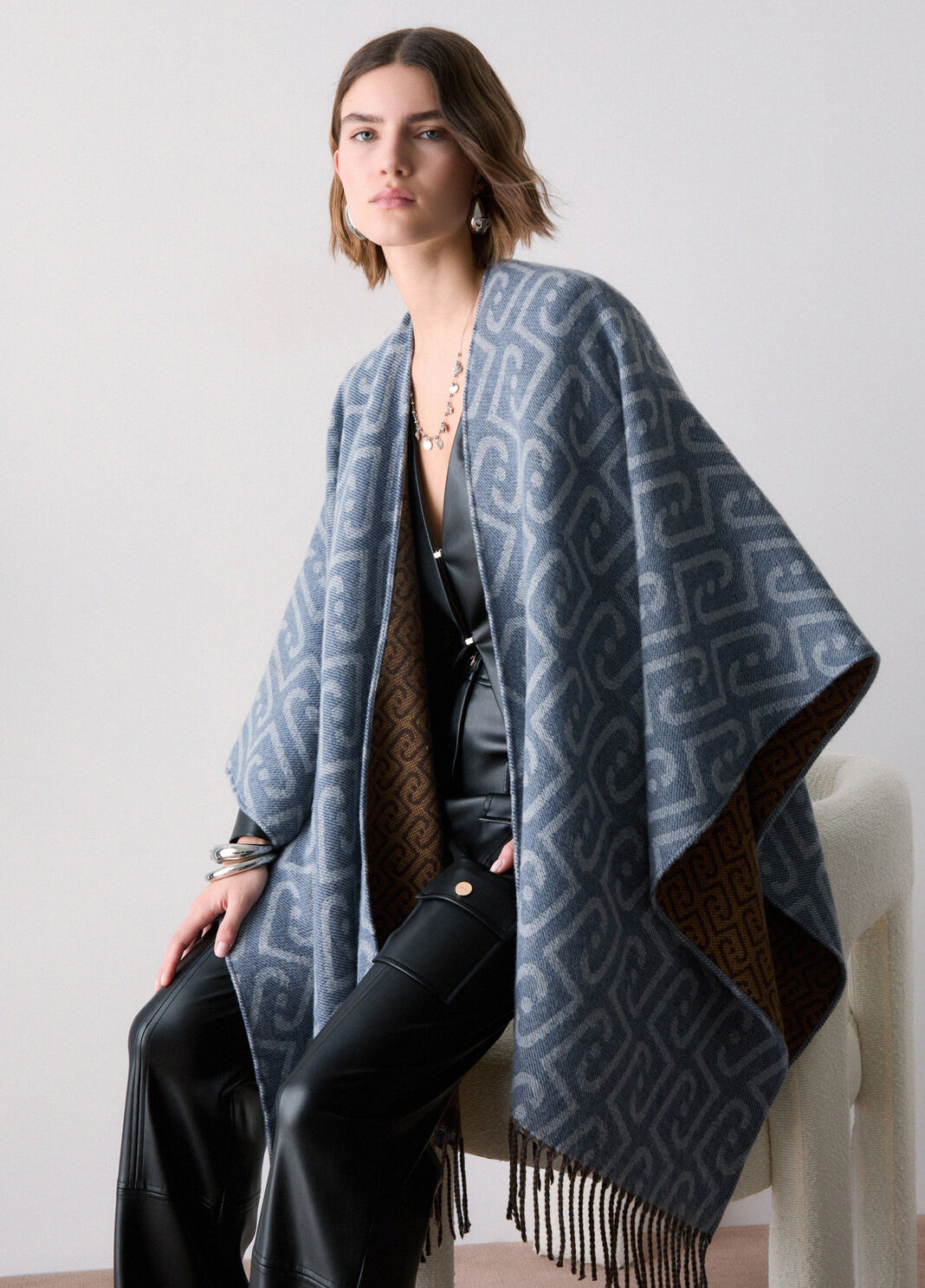 Monogram Jacquard Poncho blue denim Liu Jo - large image number 3