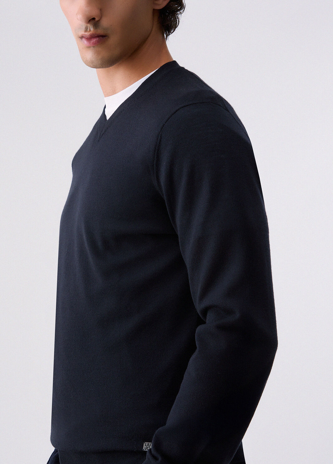 Maglia scollo a V in lana merino blu scuro Liu Jo - large image number 4