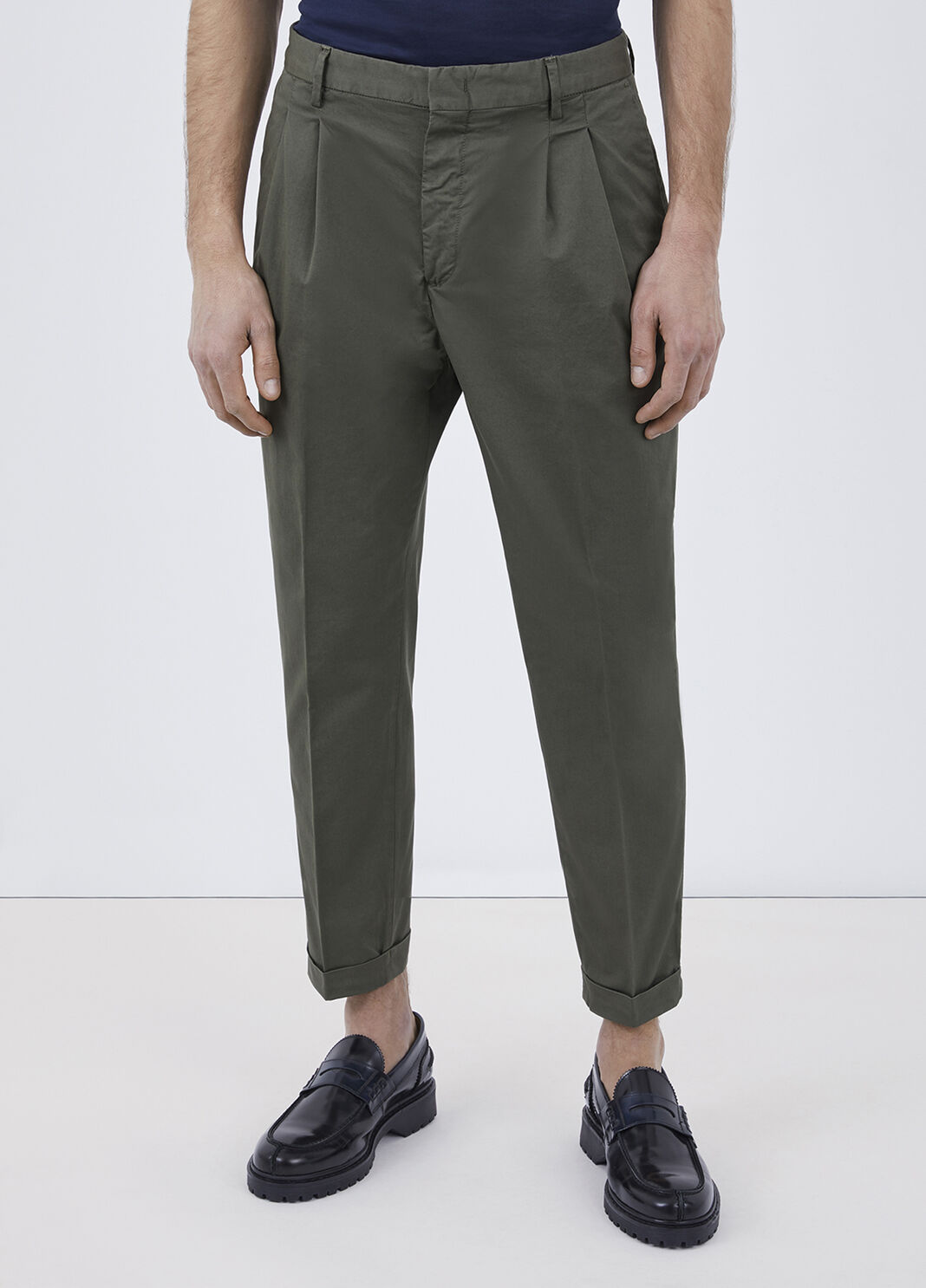 Chinohose im Regular-Slim-Fit milit&auml;rgr&uuml;n Liu Jo - large image number 0