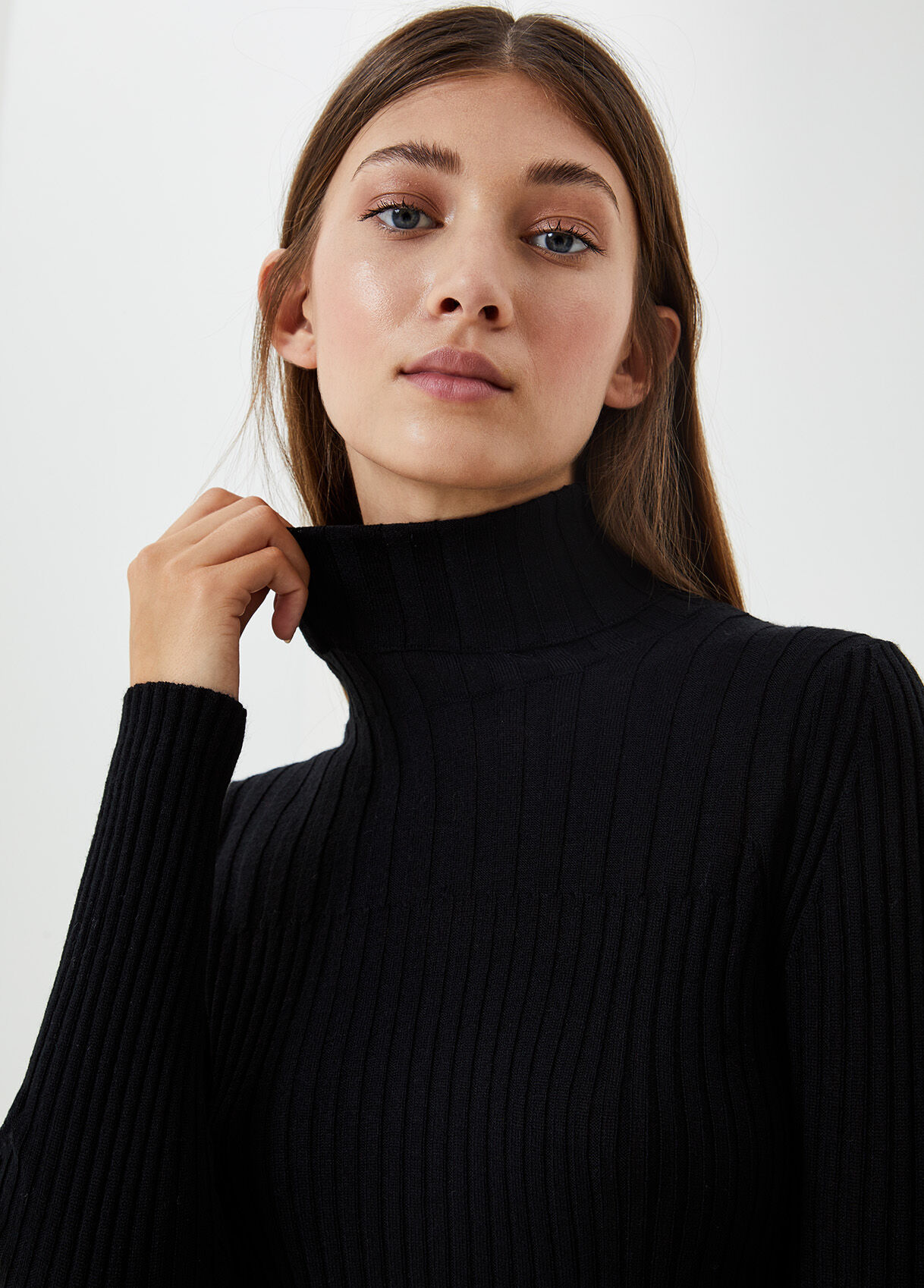 Ribbed turtleneck