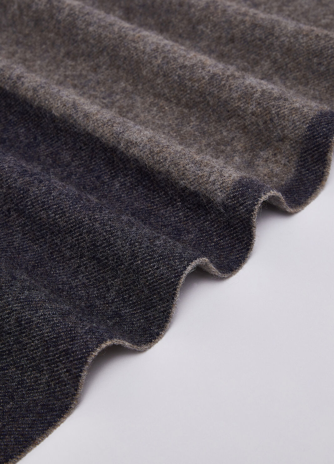 Scarf in wool and cashmere dark blue Liu Jo - large image number 4