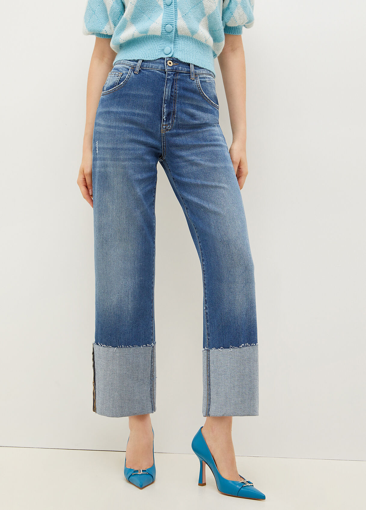 Flared jeans with maxi turn-up