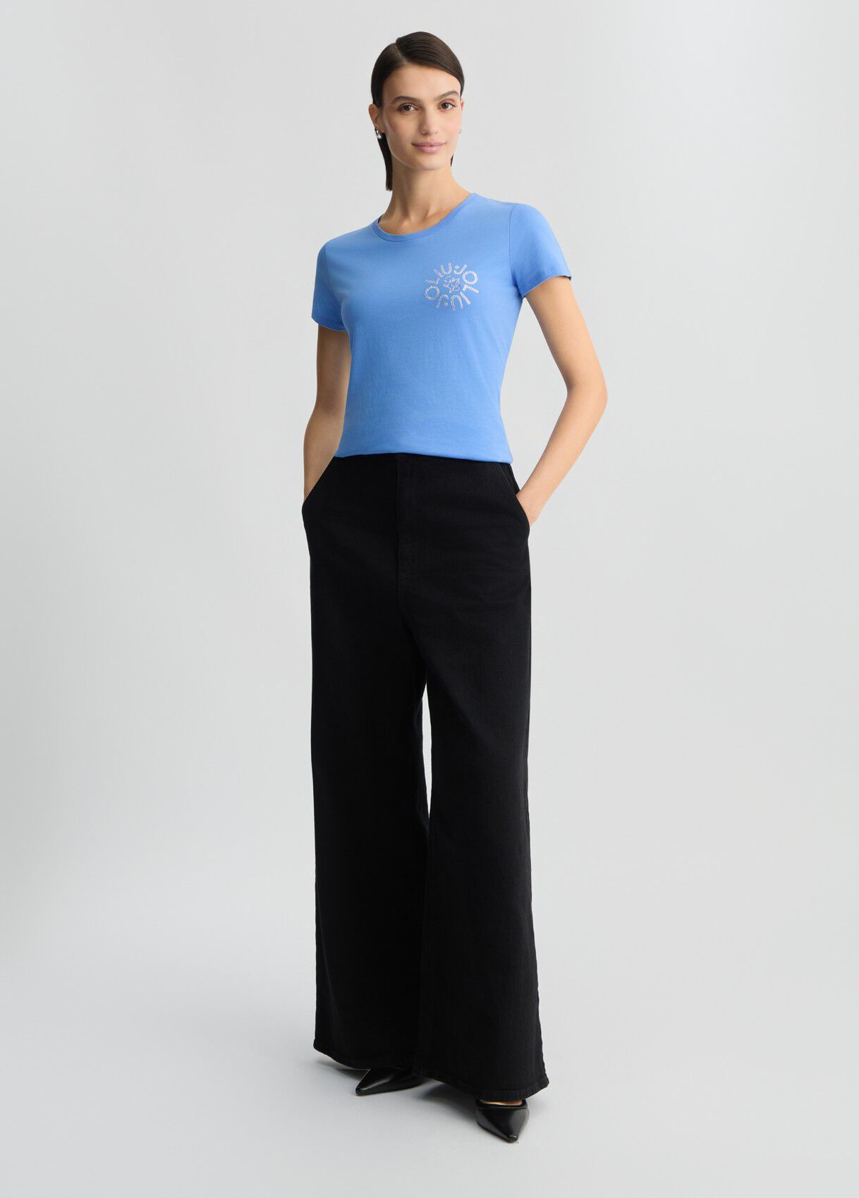 Tシャツ・カットソー LIU JO Woman T-Shirt Multicolor WA5475MA24O M9592 T-shirt with golden print brand LIU JO — Globalbrandsstore