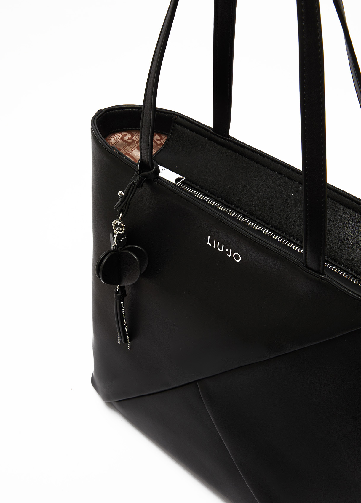 Bolso tote con charm