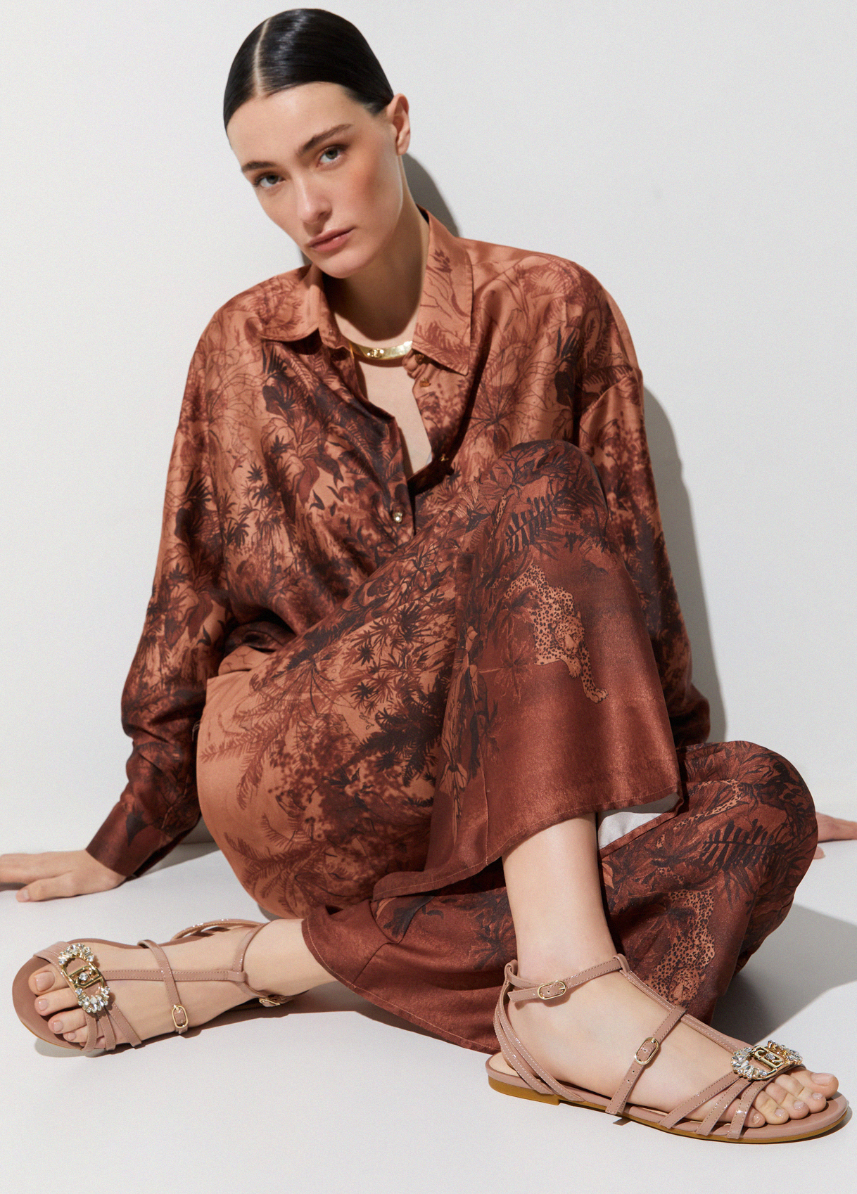 Liu Jo Patent Leather Sandals With Bejewelled Logo