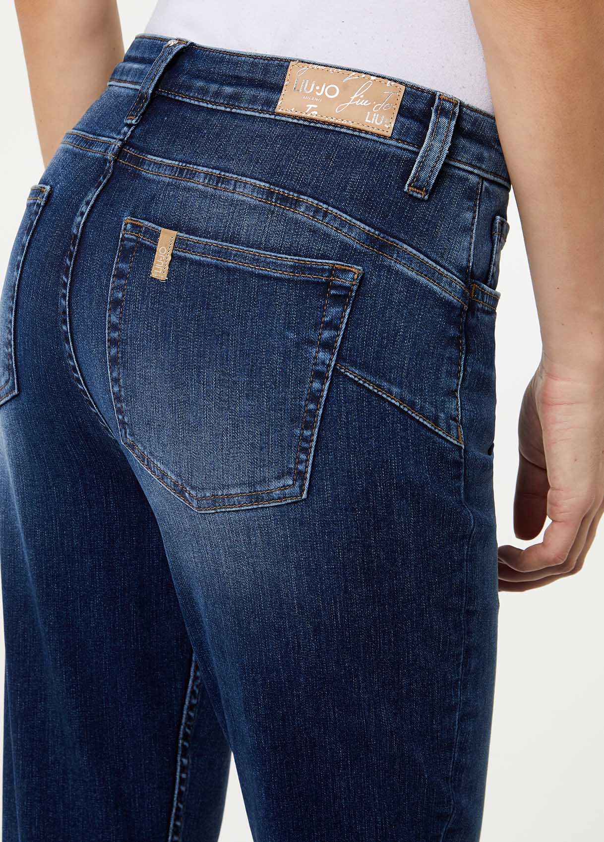 Mom fit jeans