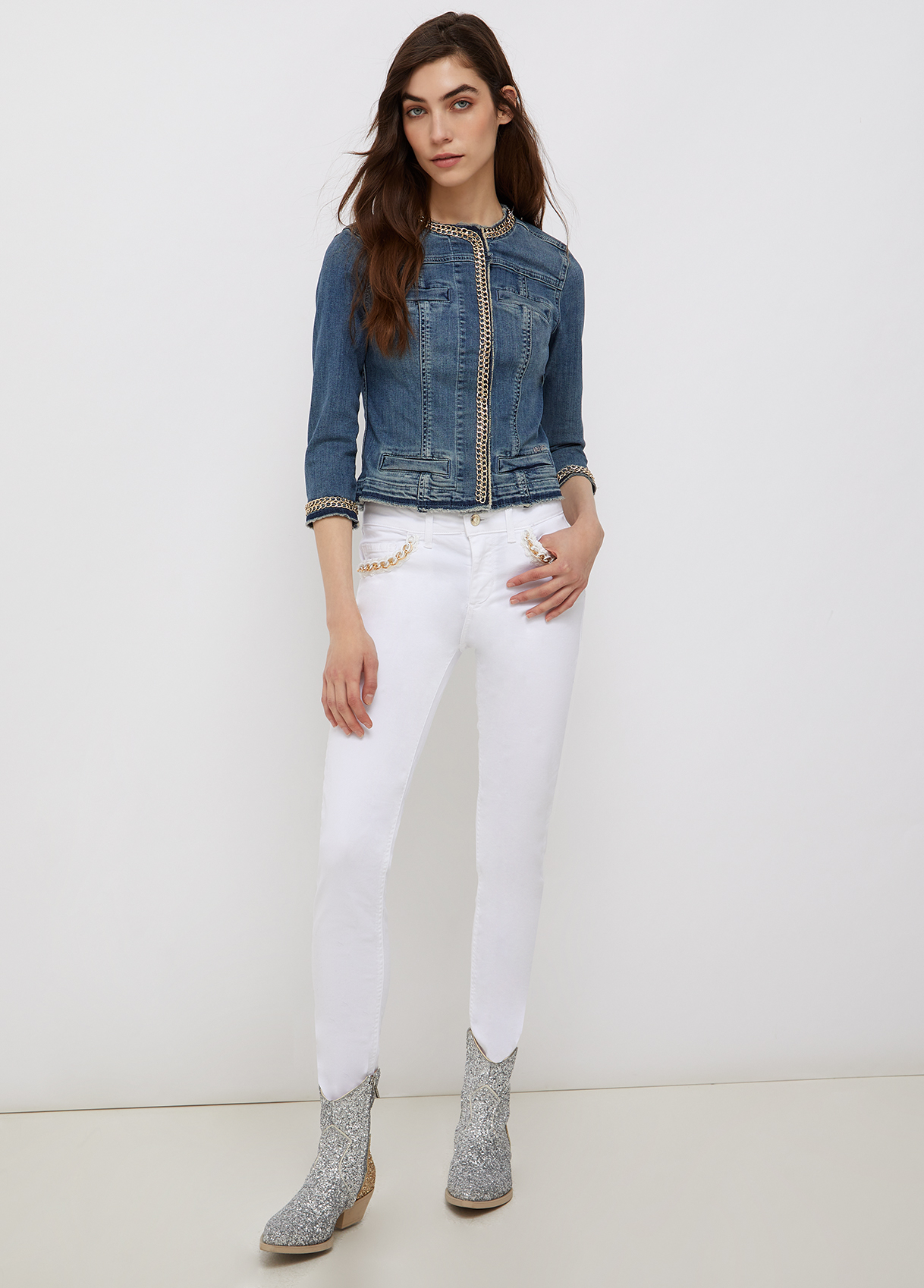 Giacca in jeans con applicazioni