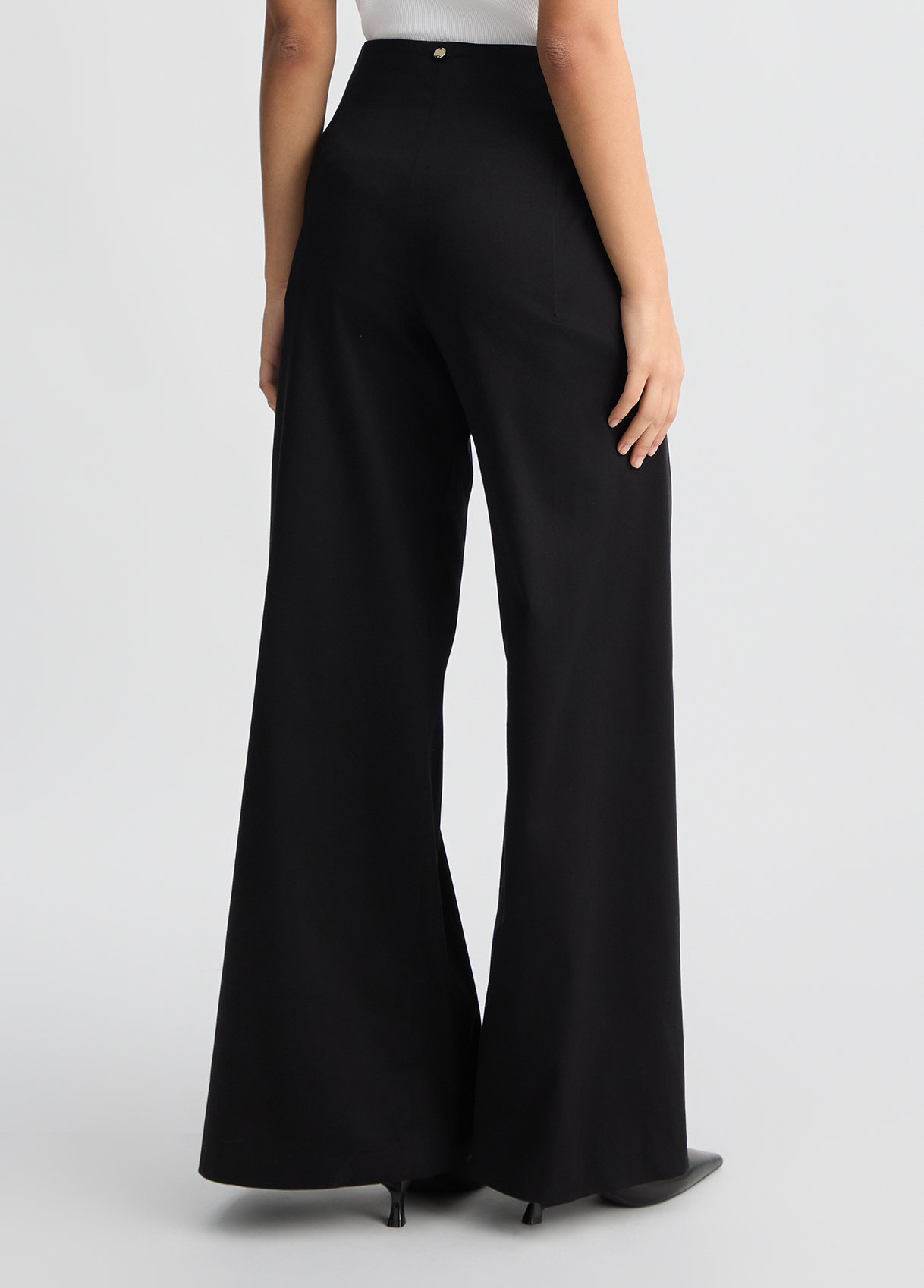 パンツ LIU JO Woman Pants Black WA5341MS007 22222 Pantaloni in tessuto spalmato colore nero | Liu Jo