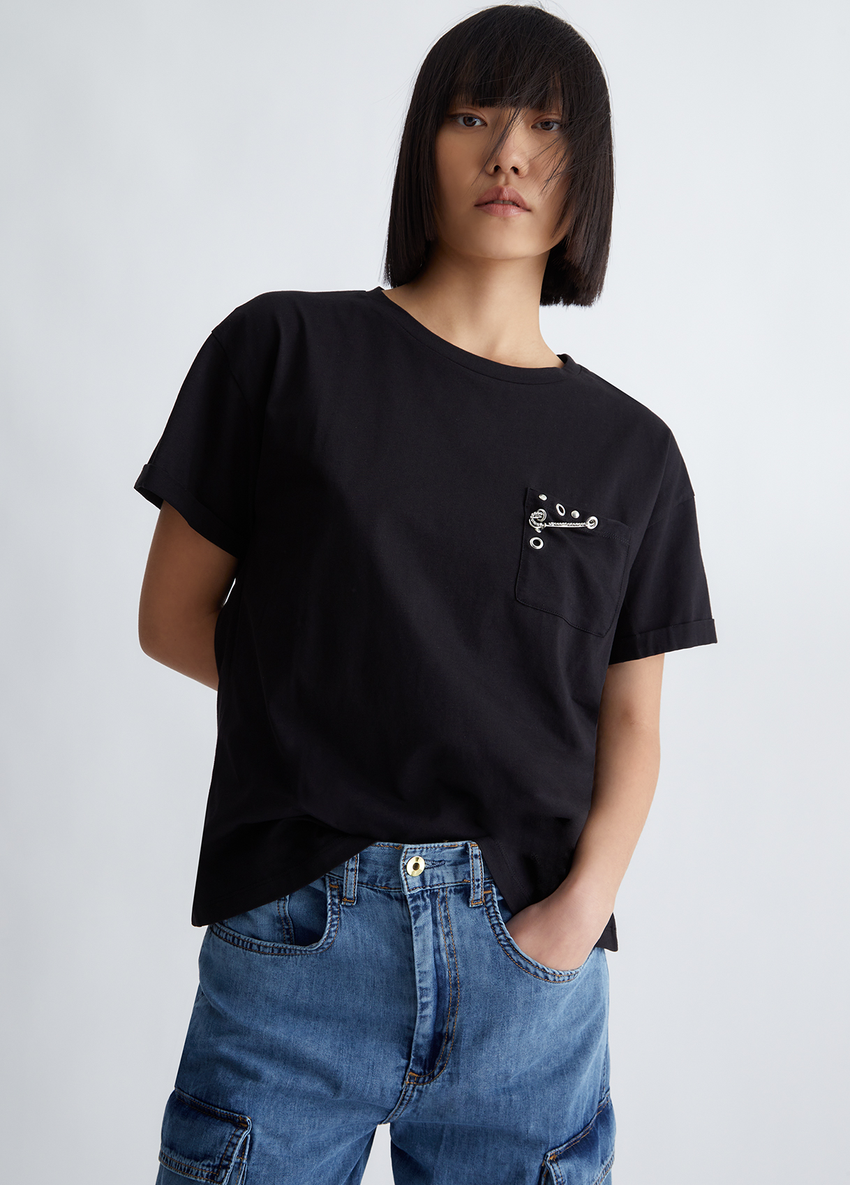 Liujo T-shirt Avec Clous Et Broche