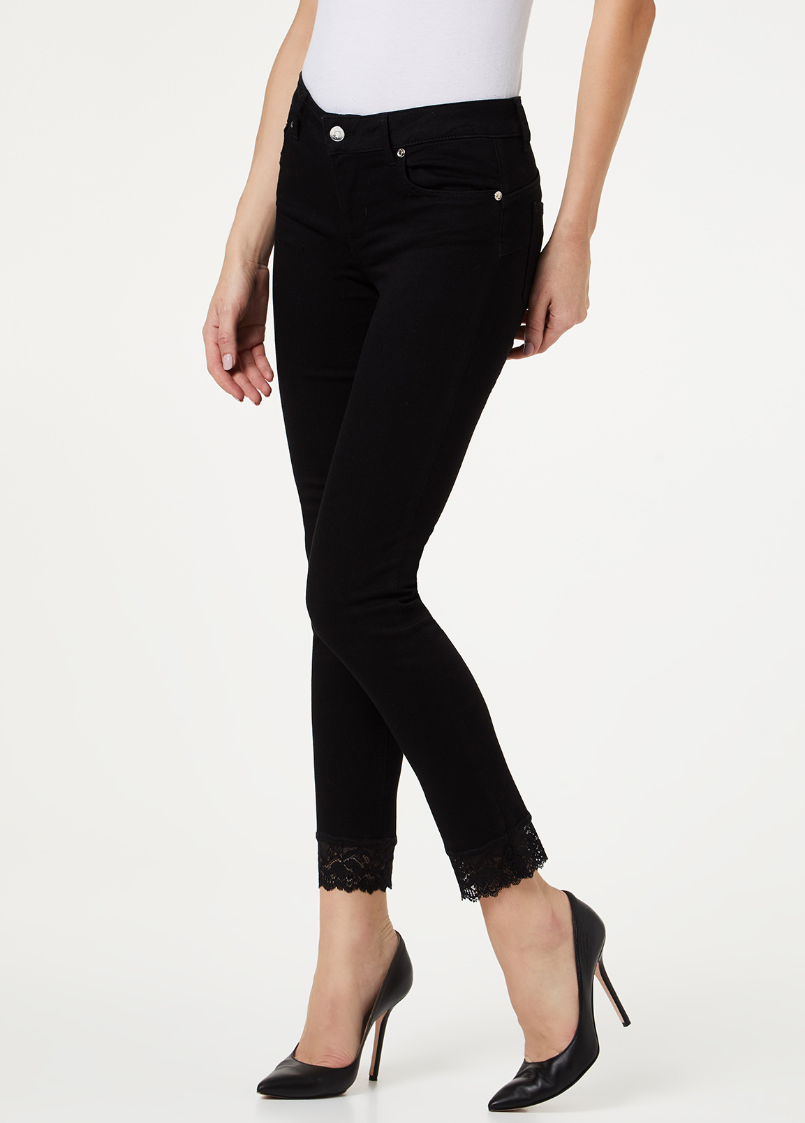 Skinny jeans with lace