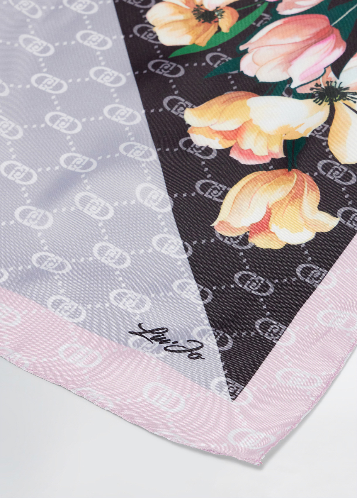 スカーフ LIU JO FLORAL CORNER FOULARD Floral corner scarf colour black | Liu Jo